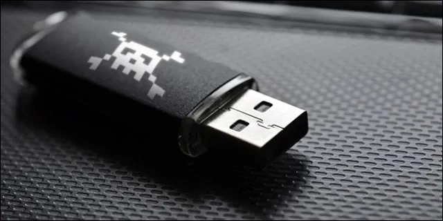 Capa de Pendrive Hacker: Baixe Agora as Técnicas de Invasão Definitivas