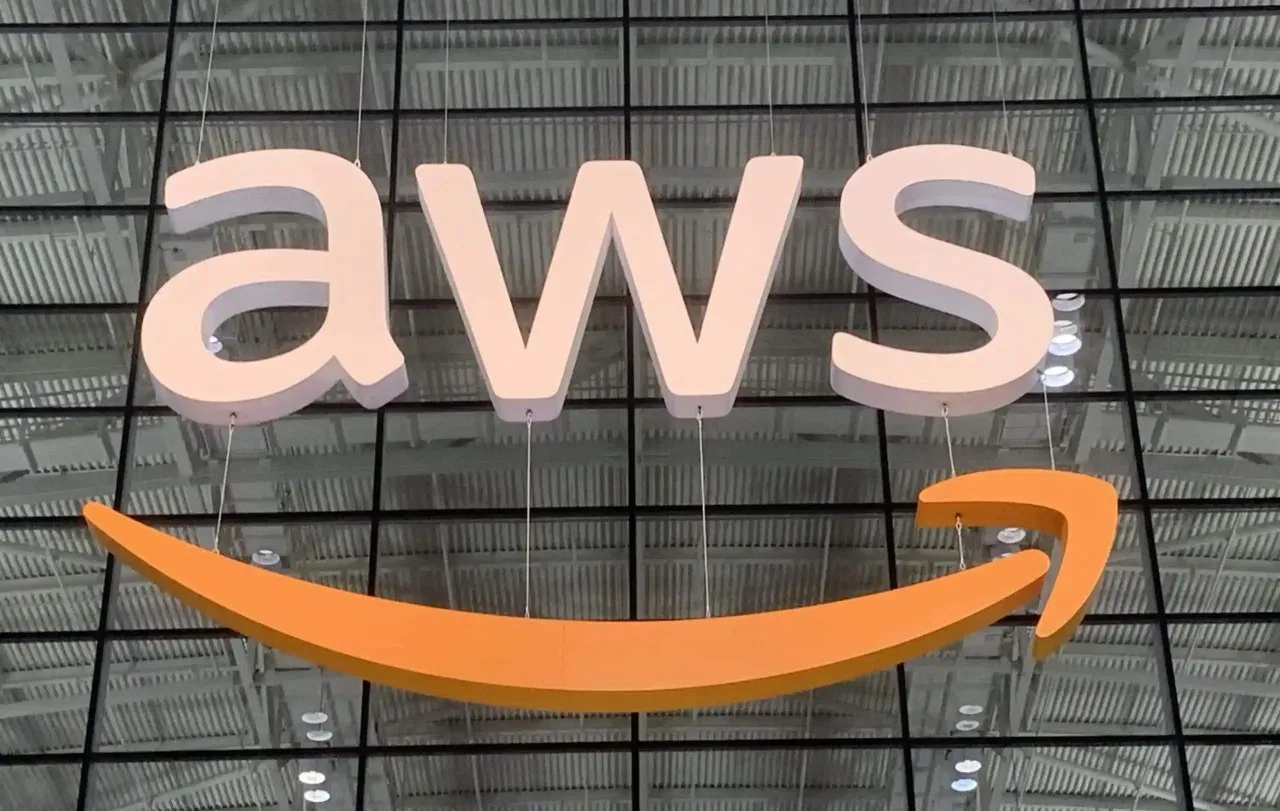 Capa de Baixar Certificação Amazon AWS Solutions Architect SAA-C02 [Completo]