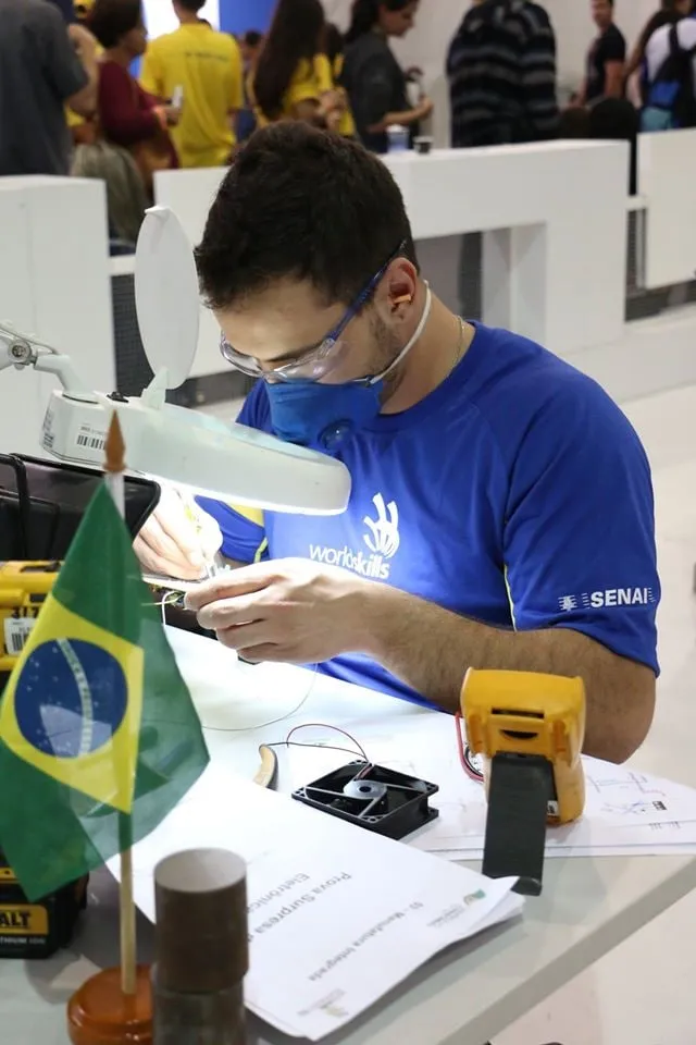 Capa de DRTECH Manutenção Eletrônica: Download Rápido e Completo!