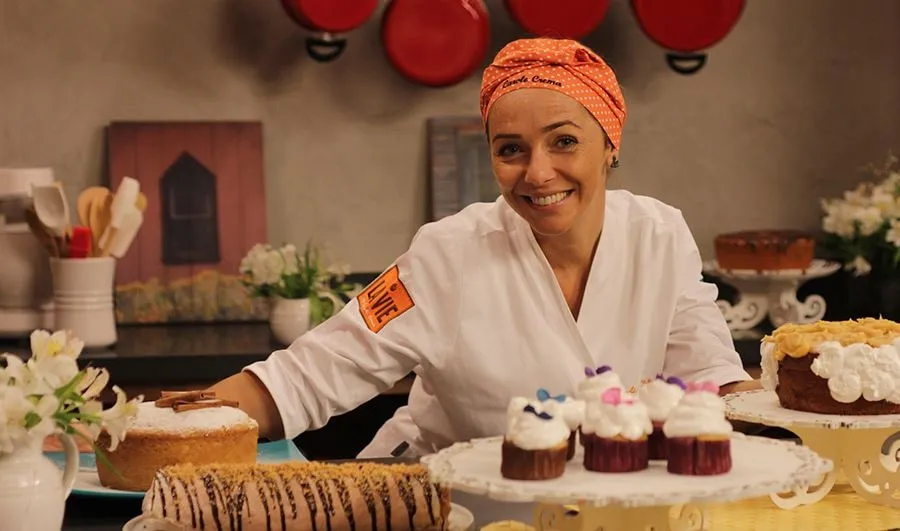 Capa de Baixar Curso Carole Crema: Segredos Confeitaria – Massas & Receitas